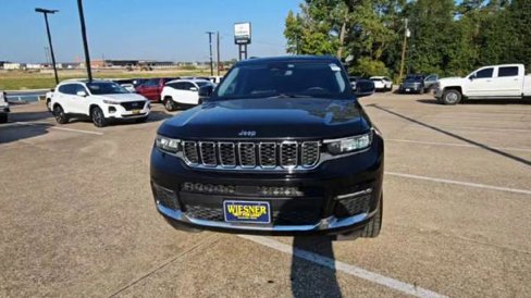 Used 2021 Jeep Grand Cherokee L Limited image 3