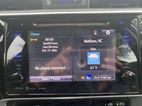 Used 2017 Toyota Corolla LE image 24