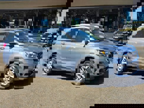 Used 2020 Kia Sorento LX w/ LX I4 Convenience Package image 2