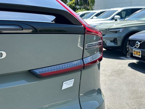Certified 2022 Volvo C40 P8 Recharge Ultimate image 28