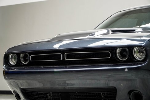 Used 2019 Dodge Challenger SXT image 2