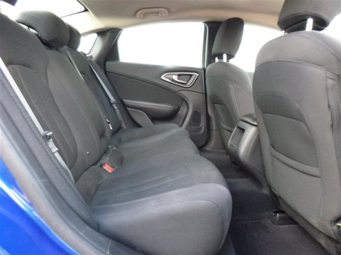 Used 2015 Chrysler 200 Limited image 7