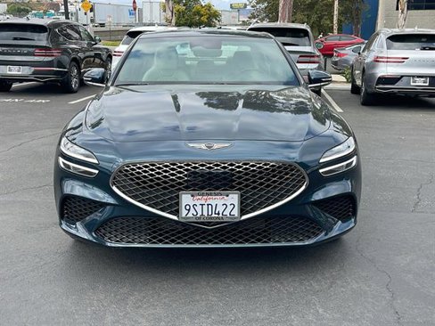 Used 2025 Genesis G70 2.5T image 3