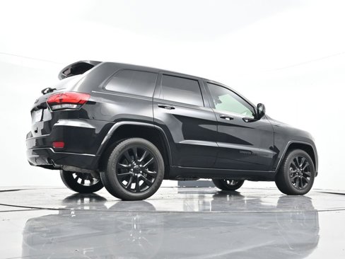 Used 2021 Jeep Grand Cherokee Laredo X image 36