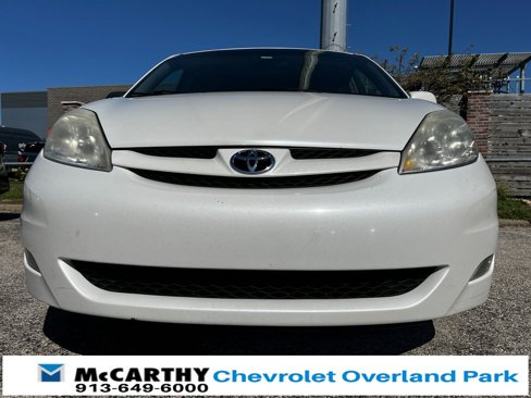 Used 2010 Toyota Sienna XLE image 5