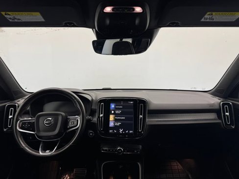 Used 2019 Volvo XC40 T5 R-Design image 6