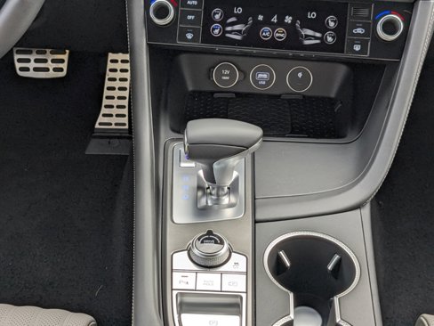 Certified 2024 Genesis G70 3.3T Advanced image 14