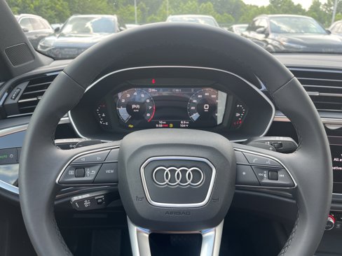 New 2025 Audi Q3 2.0T Premium image 9