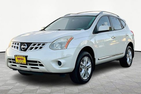 Used 2013 Nissan Rogue SV image 2