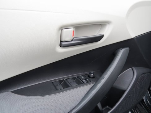 Used 2022 Toyota Corolla LE image 14