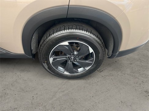 Used 2025 Nissan Rogue SV image 14