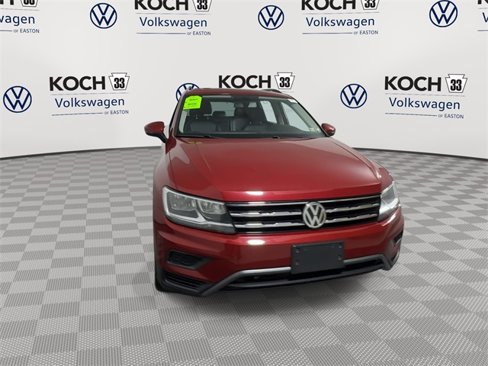 Used 2020 Volkswagen Tiguan SE w/ Panoramic Sunroof Package image 3