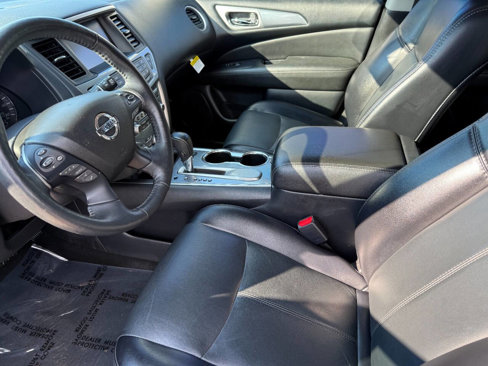 Used 2020 Nissan Pathfinder SL image 10