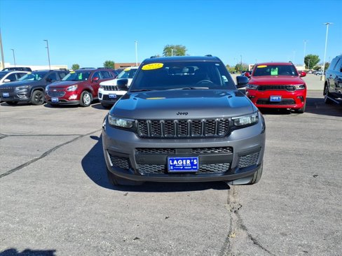Used 2023 Jeep Grand Cherokee L Laredo image 17