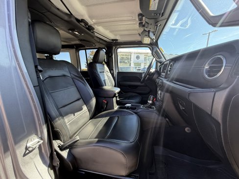 Used 2018 Jeep Wrangler Unlimited Sahara w/ Dual Top Group image 25