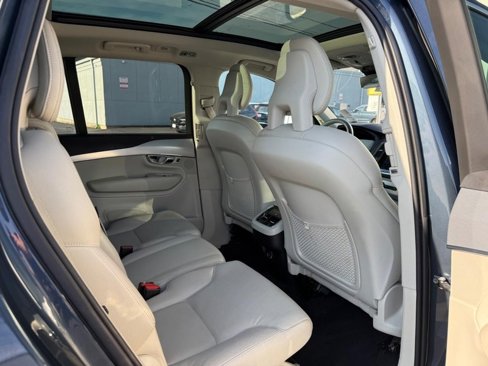 Used 2018 Volvo XC90 T5 Momentum image 13