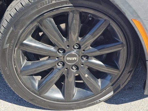 Used 2016 MINI Cooper 4-Door Hardtop image 16