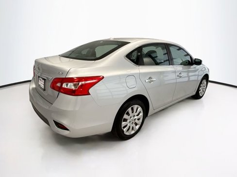 Used 2017 Nissan Sentra SV image 6