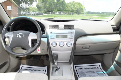 Used 2011 Toyota Camry LE image 25