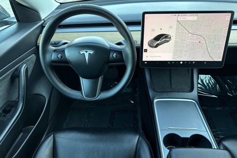 Used 2021 Tesla Model 3 Standard Range Plus image 14