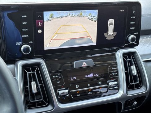 Used 2023 Kia Sorento S image 14