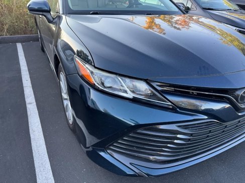 Used 2019 Toyota Camry LE image 5