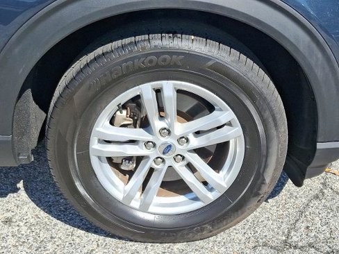 Certified 2022 Ford Explorer XLT w/ Equipment Group 202A image 8