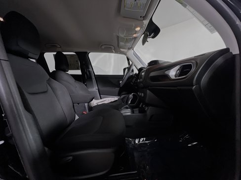 Used 2020 Jeep Renegade Sport image 31
