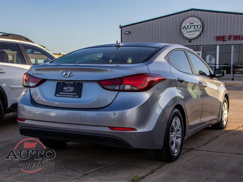 Used 2016 Hyundai Elantra SE image 6