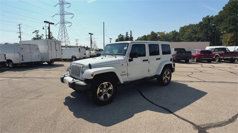 Used 2017 Jeep Wrangler Unlimited Sahara w/ Connectivity Group image 4
