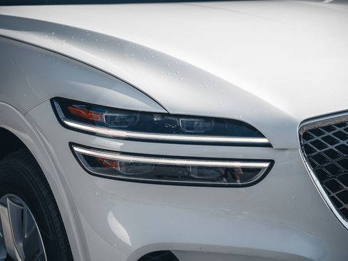 Used 2022 Genesis GV70 2.5T image 8