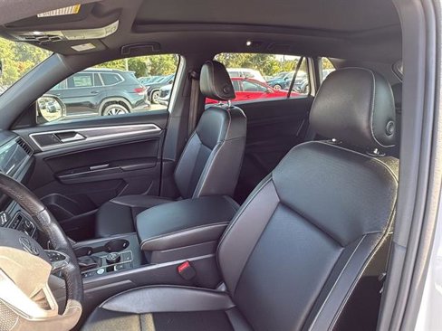 Used 2020 Volkswagen Atlas Cross Sport SE image 13