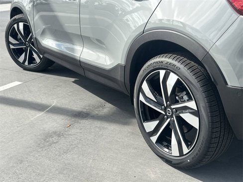 New 2025 Volvo XC40 B5 Plus w/ Protection Package Premier image 4
