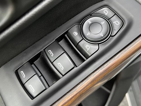 Used 2020 Chevrolet Silverado 1500 High Country image 30