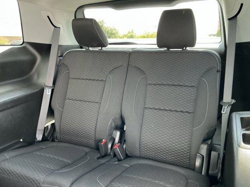Used 2017 GMC Acadia SLE image 36