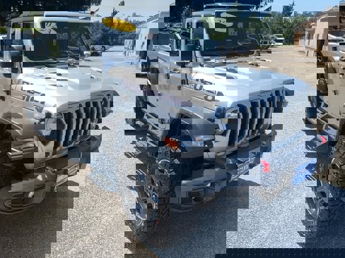 Certified 2023 Jeep Gladiator Rubicon w/ Cold Weather Group image 3