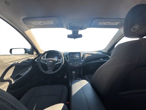 Used 2017 Chevrolet Malibu LT image 17