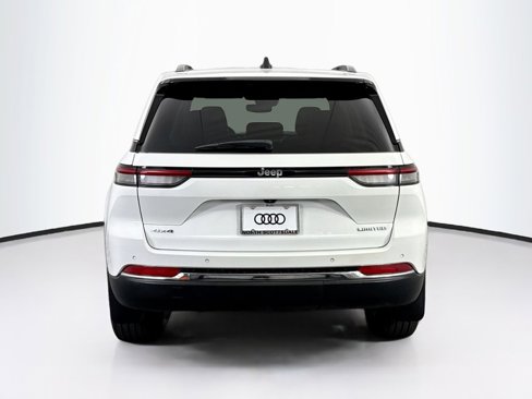 Used 2022 Jeep Grand Cherokee Limited image 6
