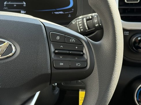 New 2025 Hyundai Venue SE image 20