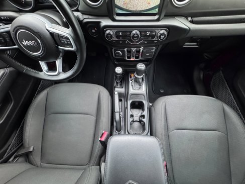 Used 2021 Jeep Wrangler Unlimited Sahara image 28
