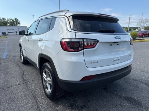 Used 2024 Jeep Compass Latitude image 5