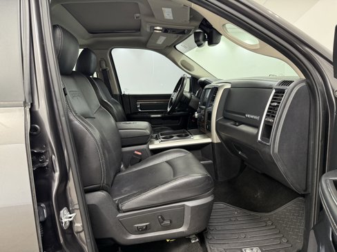 Used 2015 RAM 1500 Laramie w/ Convenience Group image 29