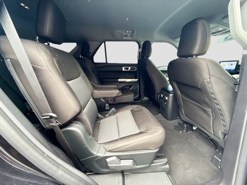 Used 2022 Ford Explorer XLT image 26