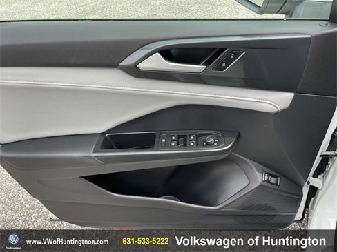 Used 2022 Volkswagen Taos SEL image 14