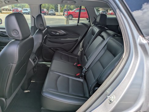 Used 2024 GMC Terrain SLT image 13