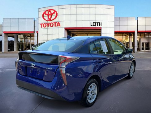 Used 2017 Toyota Prius Two image 5