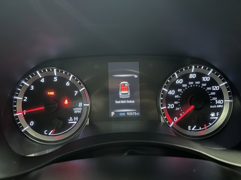 Used 2021 Toyota Highlander LE image 10