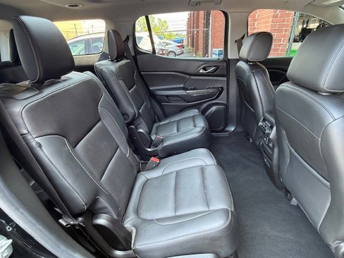 Used 2019 GMC Acadia SLT w/ Black Edition image 17