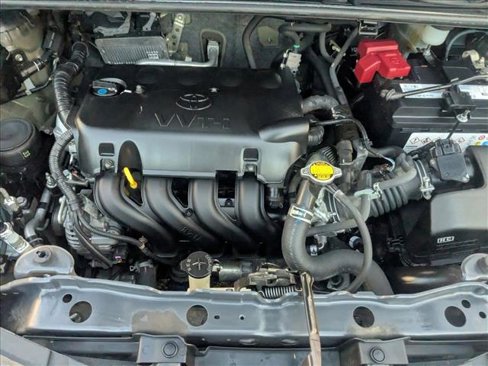Used 2015 Toyota Yaris L image 20