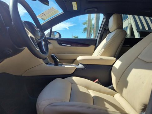 Used 2018 Cadillac XT5 Luxury w/ Driver Awareness Package image 44